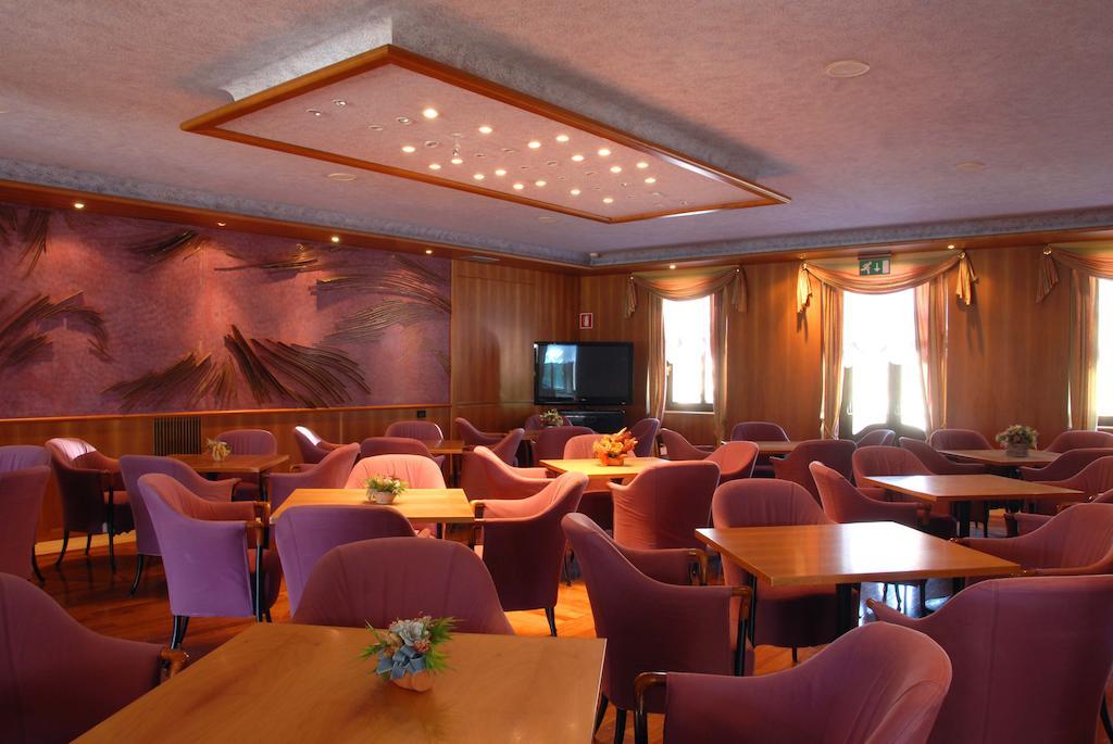 Grand Astoria Hotel