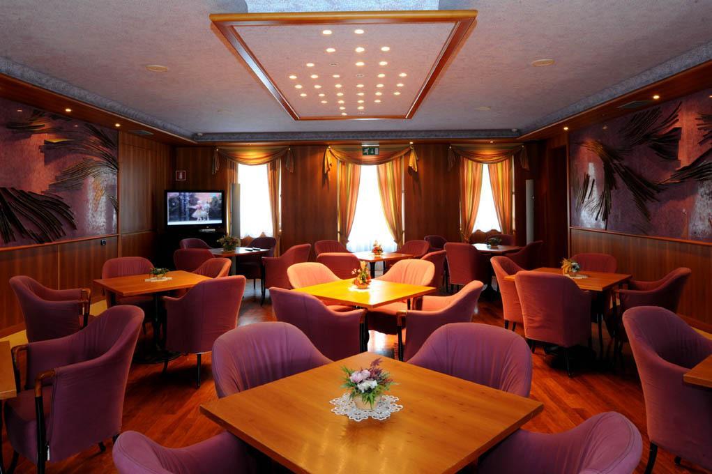 Grand Astoria Hotel 4*
